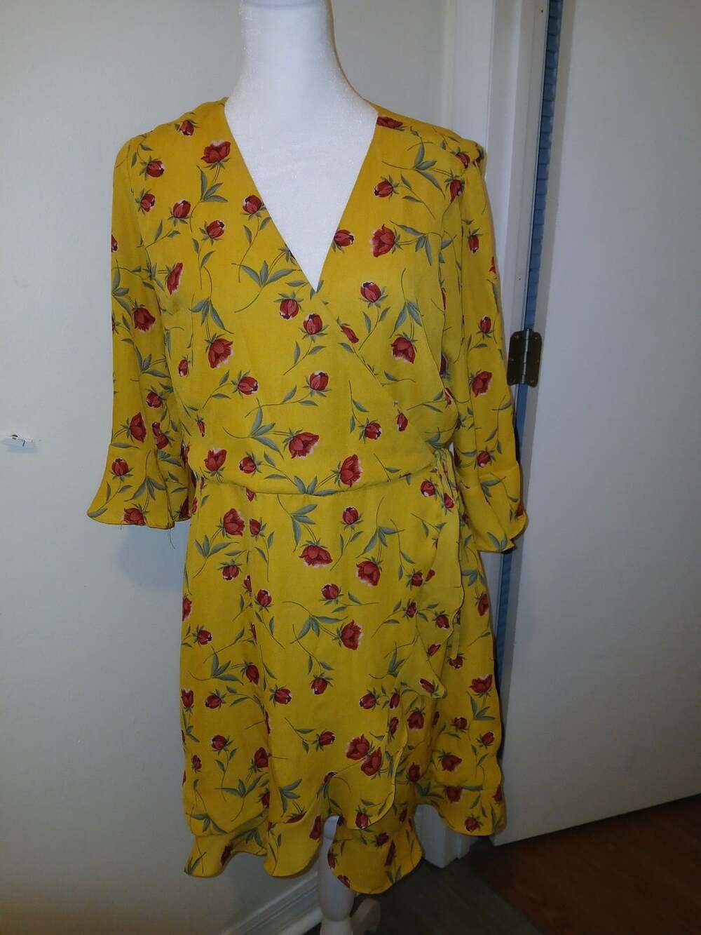 Krazy Kat Yellow Floral Wrap Dress Size L
